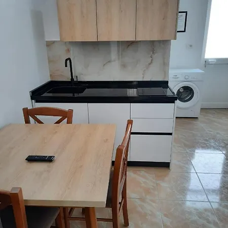 بيت للعطل Pushimi Regis Velipojë