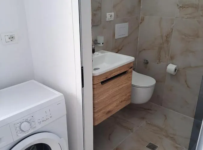 Pushimi Regis * Velipoje